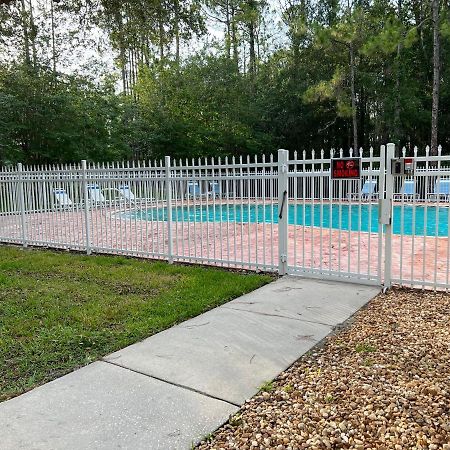 Upscale Long Stay -King Bed - Pool - Wifi - Tampa Palms - Moffitt - Gated - Pets Ok - In New Tampa By Hunters Green - Live Oak - Cory Lake Isles Area -1 Exterior photo